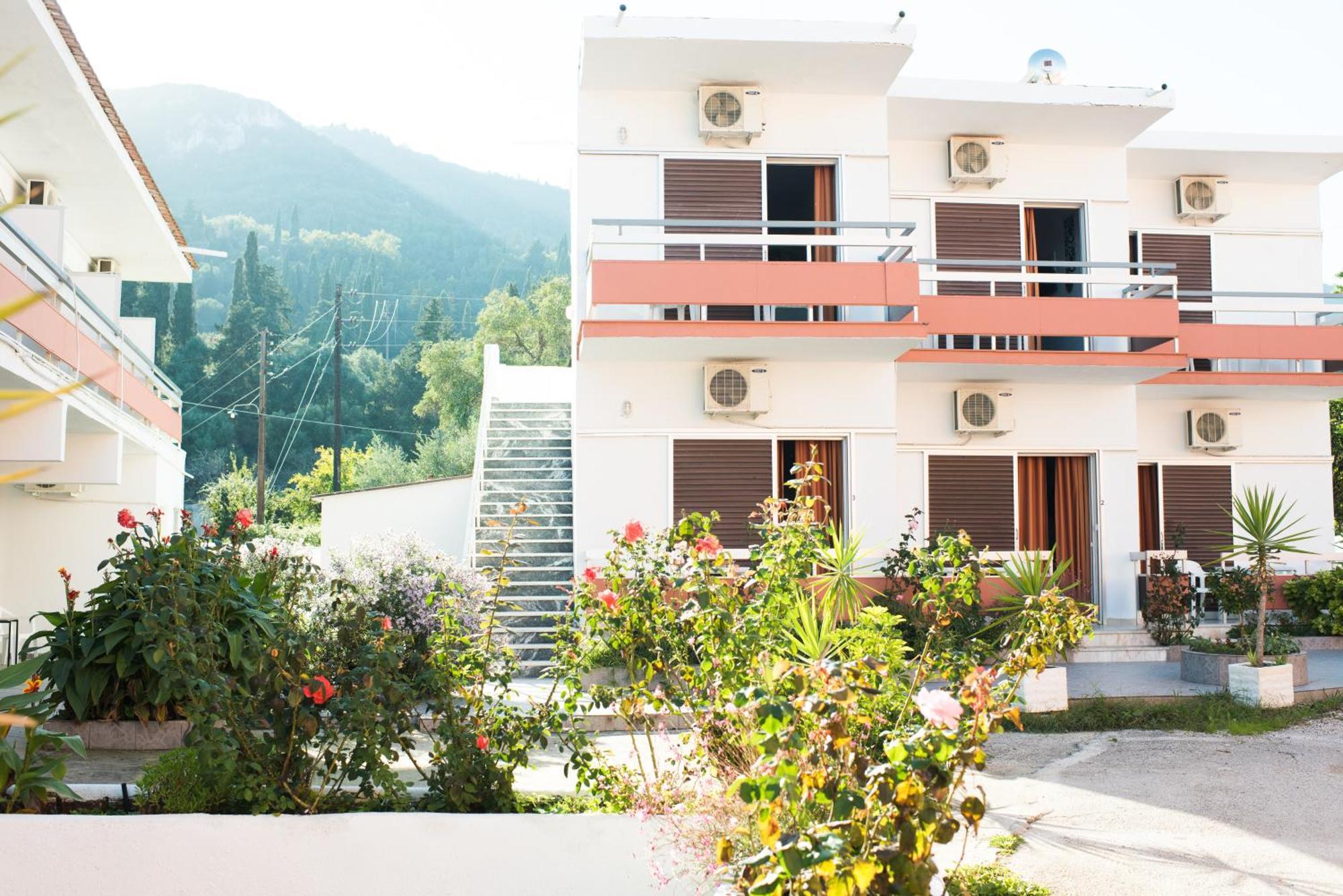 Sunlight Hotel Benitses  Ngoại thất bức ảnh